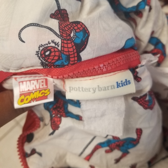 Pottery Barn Kids Spiderman Sleeping Bag 52"×24" - Picture 9 of 11